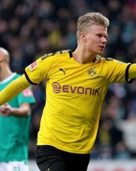 法兰克福客场逆袭门兴格拉德巴赫抢占欧战区